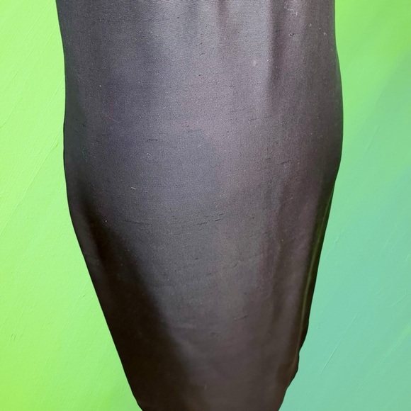 Vintage Giambattista Valli Black 100% Textured Silk Ruffled Neckline Midi Dress - Picture 15 of 16